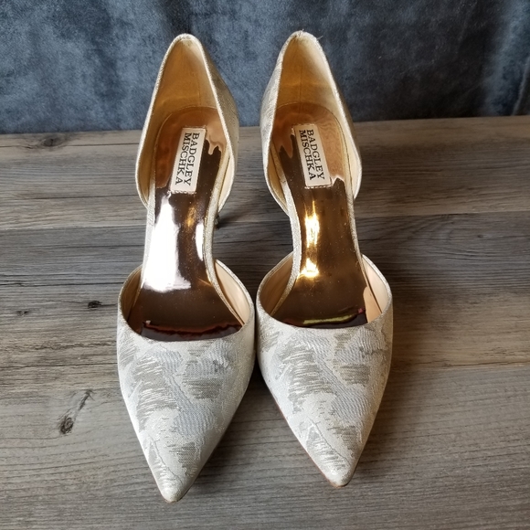 Badgley Mischka Textured Upper Leather Sole Rhinestone Accent Point Toe … - Picture 2 of 10